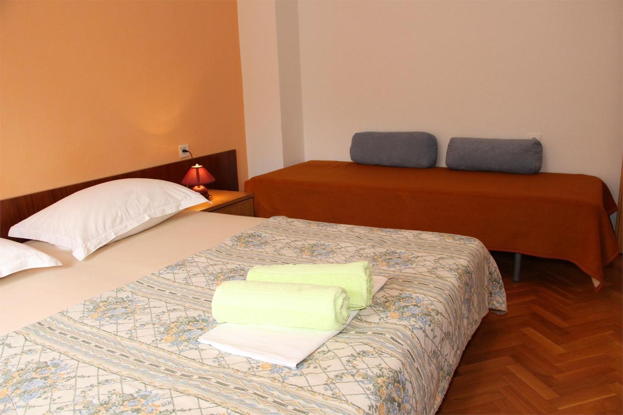 Mirjana F Apartaments Baška Kültér fotó